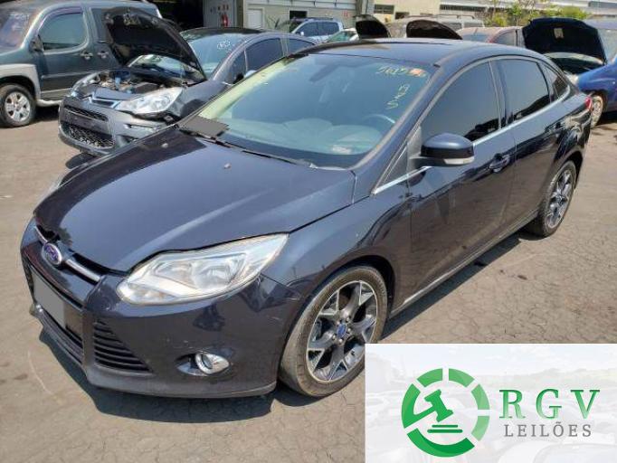 FORD FOCUS SEDAN 13/14