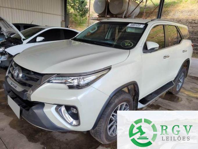 TOYOTA HILUX SW4 16/17