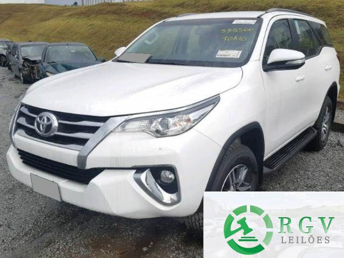 TOYOTA HILUX SW4 16/17